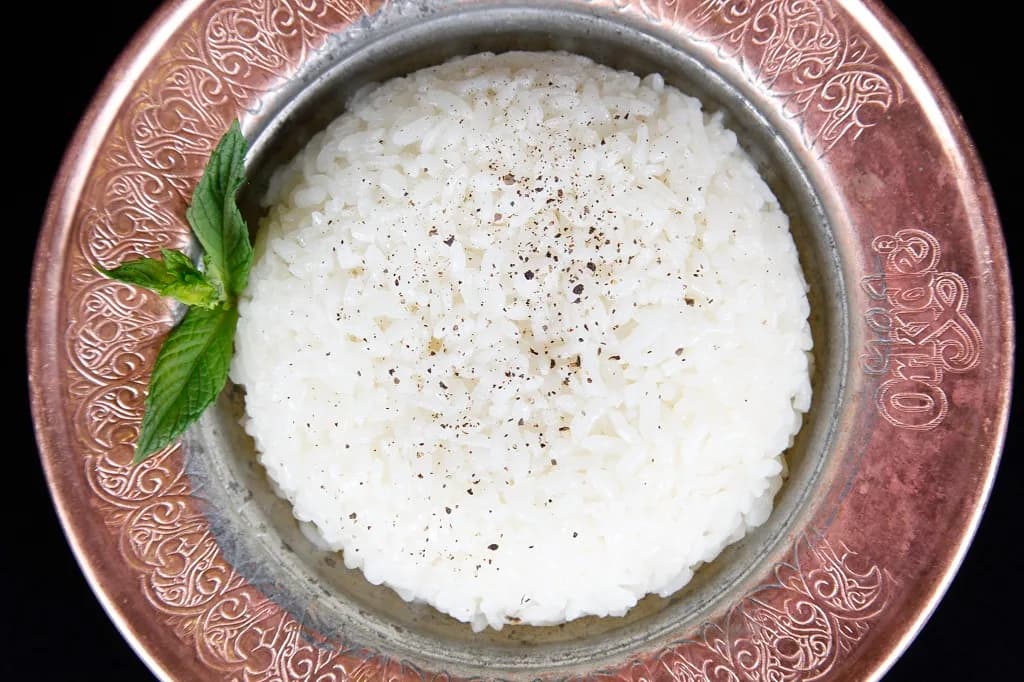 Sade Yağlı Pirinç Pilavı