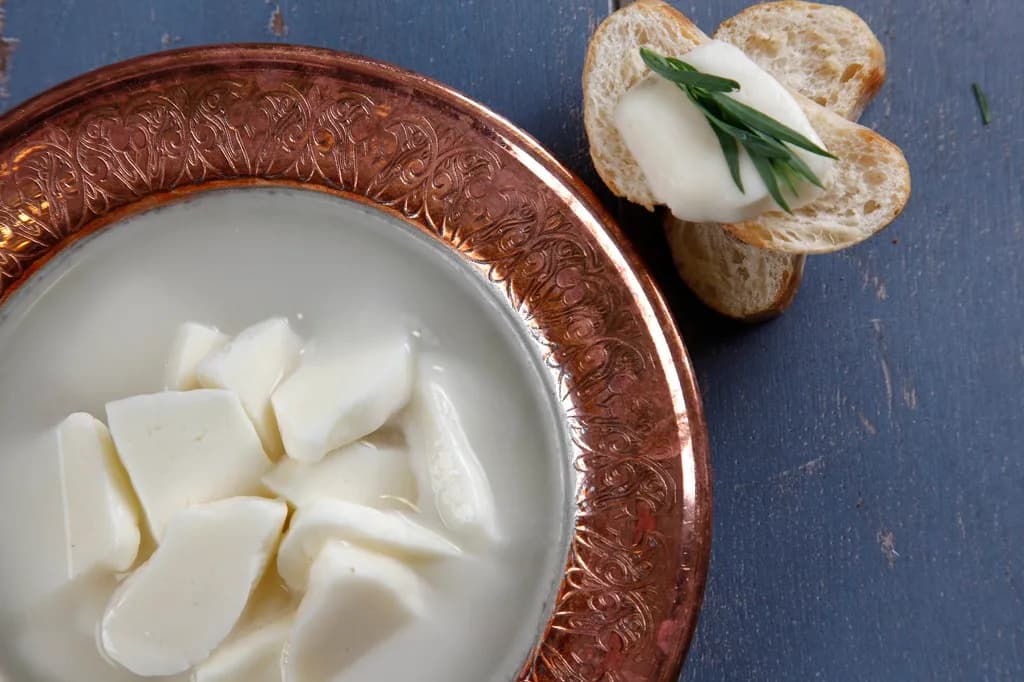 Sıcak Suda Antep Peyniri-YÖRESEL